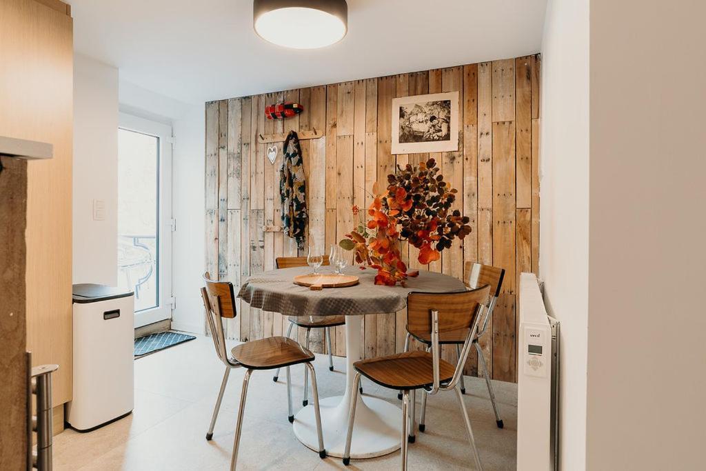 Aux Larges Pierres Apartment Anhee ภายนอก รูปภาพ